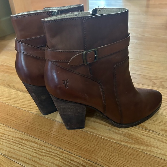 Frye booties. Worn only once inside, I bought them too large - Picture 3 of 3